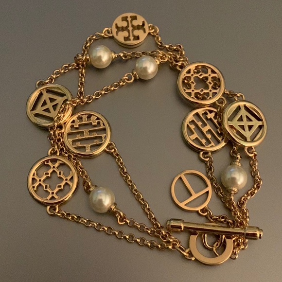 Tory Burch triple strand pearl logo bracelet - Picture 3 of 8